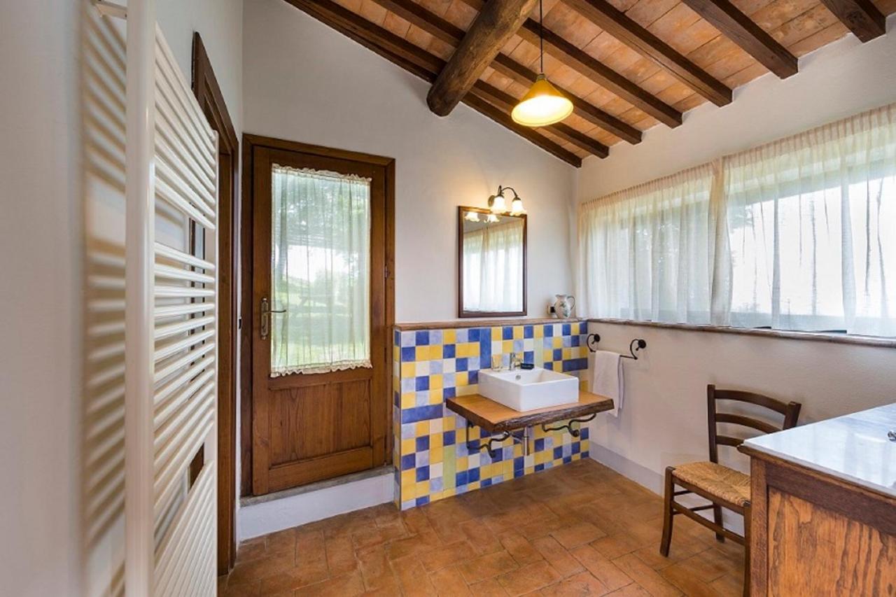 Agriturismo Podere L'Aione Скансано Экстерьер фото